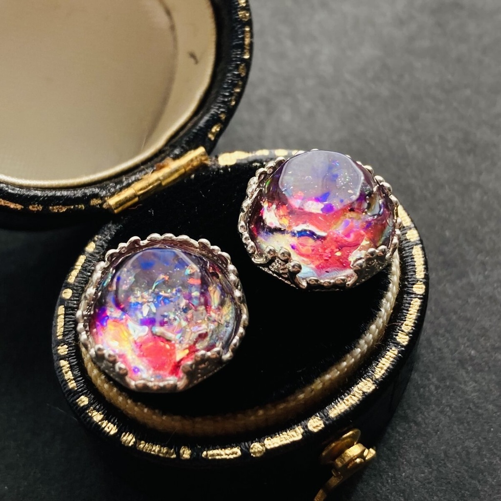 再再販 幻想 万華鏡カボション 銀河のかけら ピアス M01×P01