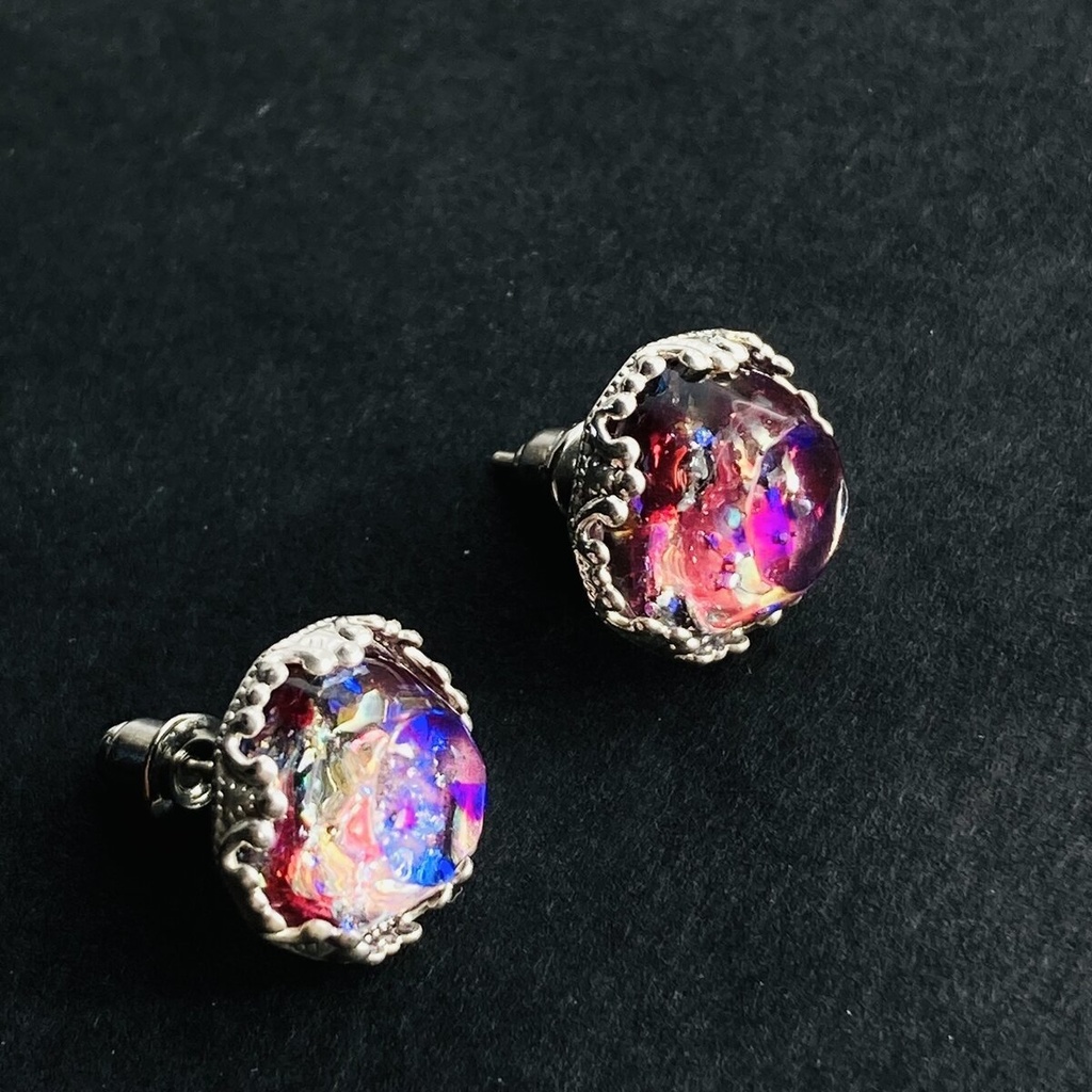 再再販 幻想 万華鏡カボション 銀河のかけら ピアス M01×P01