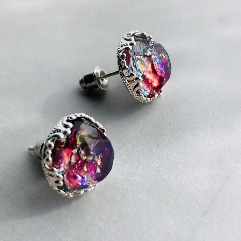 再再販 幻想 万華鏡カボション 銀河のかけら ピアス M01×P01