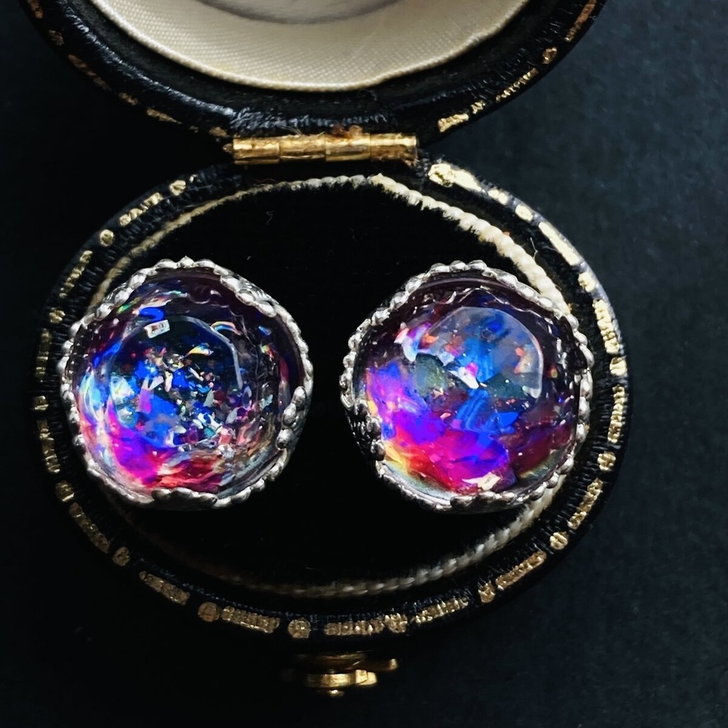 再再販 幻想 万華鏡カボション 銀河のかけら ピアス M01×P01