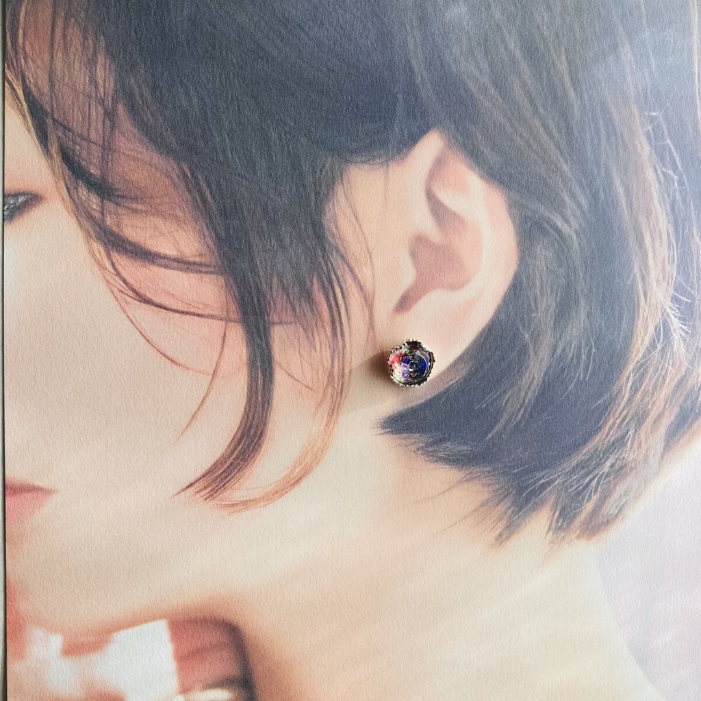 再再販 幻想 万華鏡カボション 銀河のかけら ピアス M01×P01