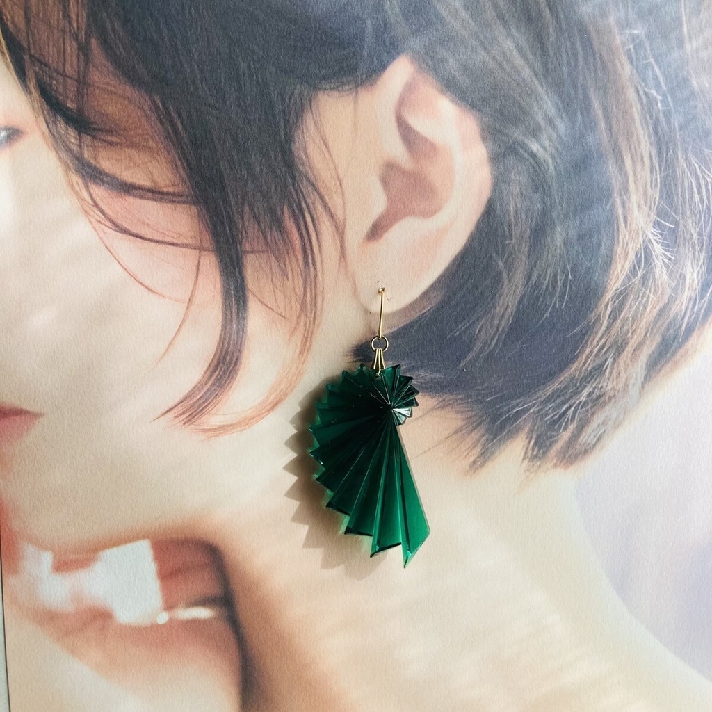 イロアソビ 森の魔女の耳飾り ヴィンテージ 巻貝のような大振りピアス