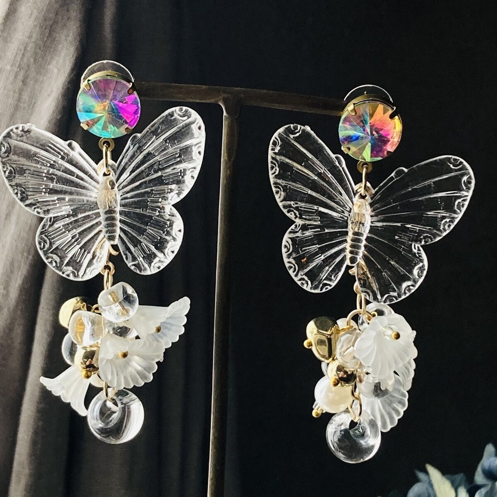 イロアソビ オーロラストーン クリア蝶と白花 ピアス イヤリング