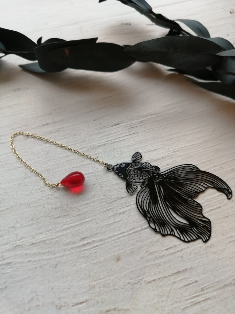 手毬屋 しずく色変更可能 切り絵のような黒の金魚 しおり ブックマーカー 赤雫