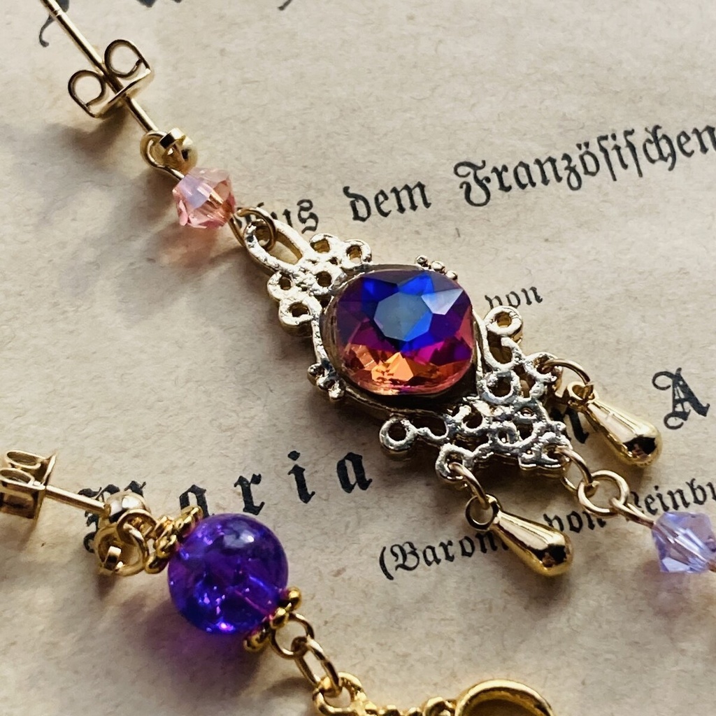 イロアソビ 秋の薄明空 クランベリーピンクとオレンジピンクガラス ピアス イヤリング