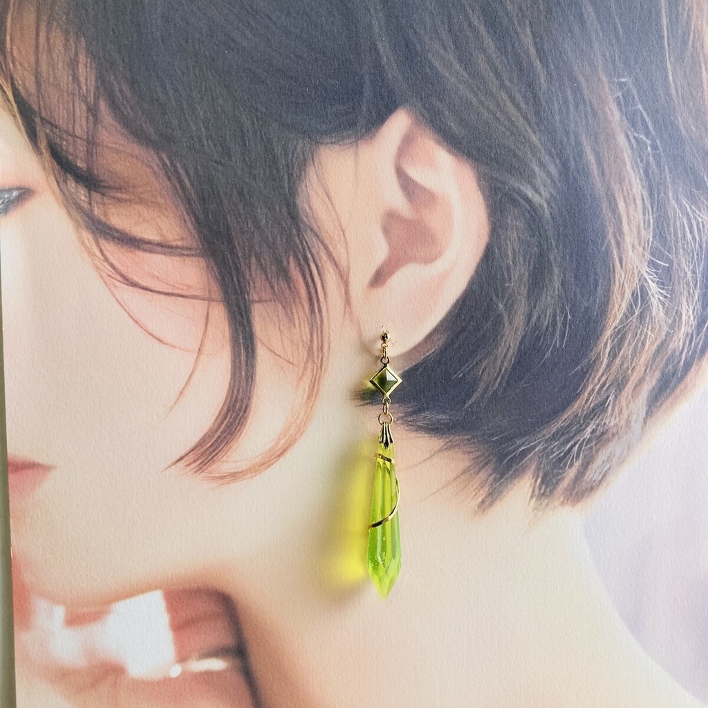 再再販 片耳価格! ツイステ マレウス グロリアスマスカレード SSR ピアス イヤリング