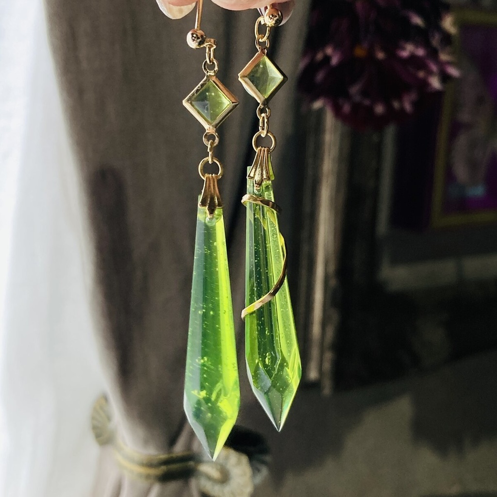 再再販 片耳価格! ツイステ マレウス グロリアスマスカレード SSR ピアス イヤリング