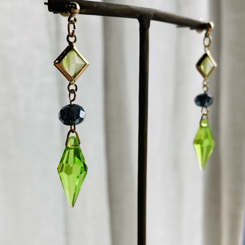 再販 送料込み ツイステ ディアソムニア マレウス ピアス イヤリング