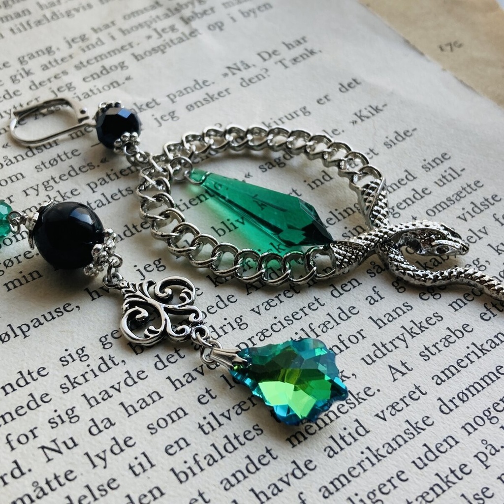 再販 夜の魔術部 鎖に捕らわれた蛇 ピアス イヤリング スリザリン