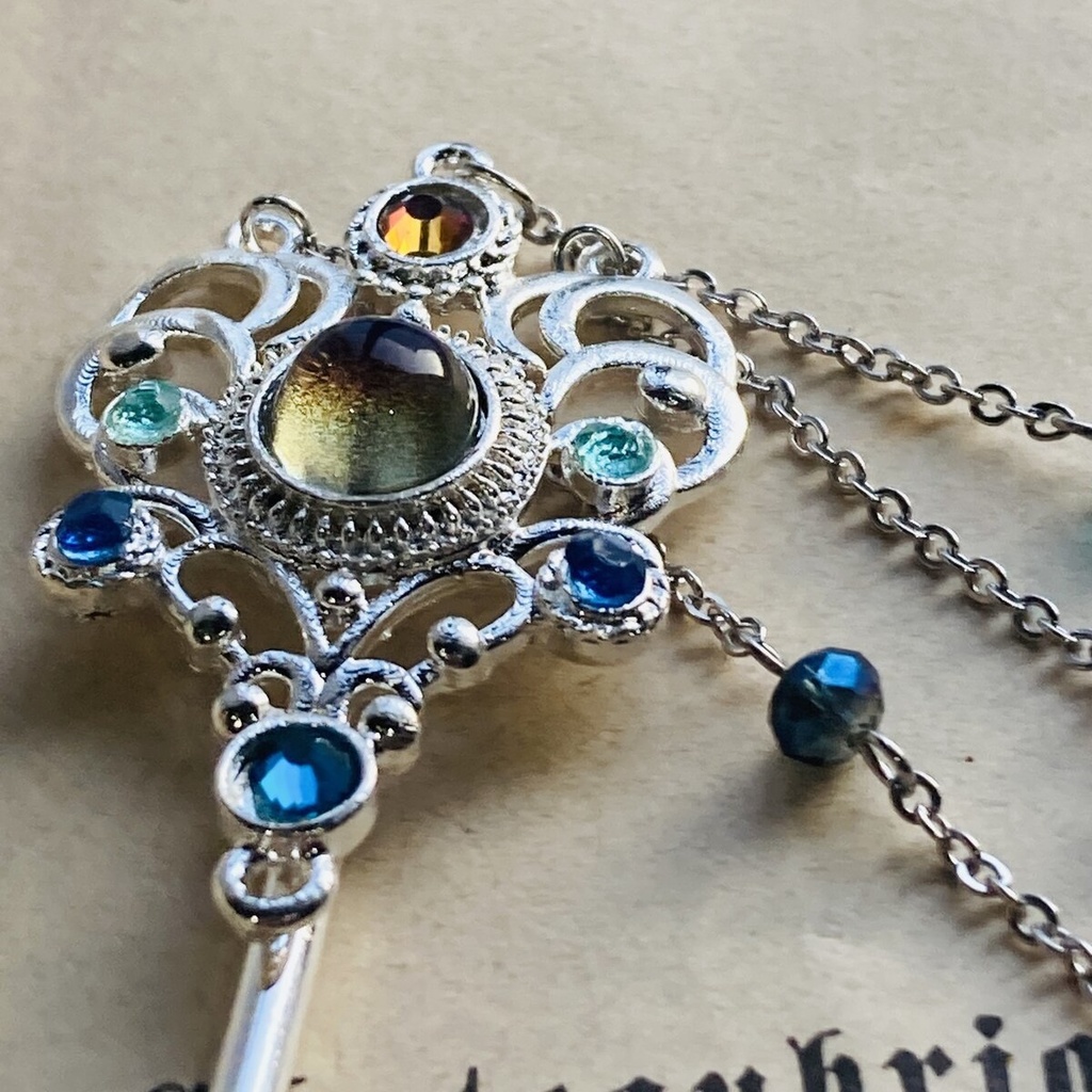 夜の魔術部 角度で色変化カボション しゃらりの垂れる三連 かんざし