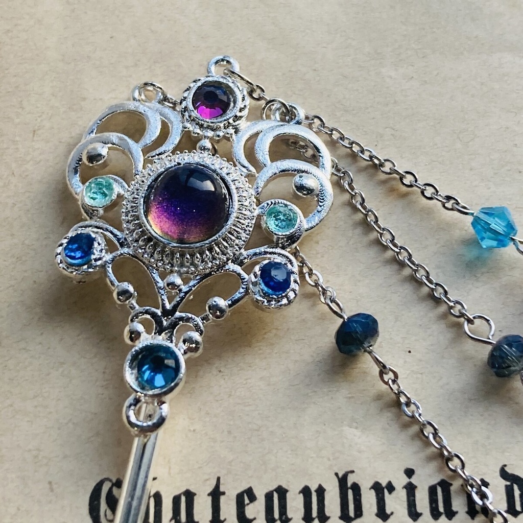 夜の魔術部 角度で色変化カボション しゃらりの垂れる三連 かんざし