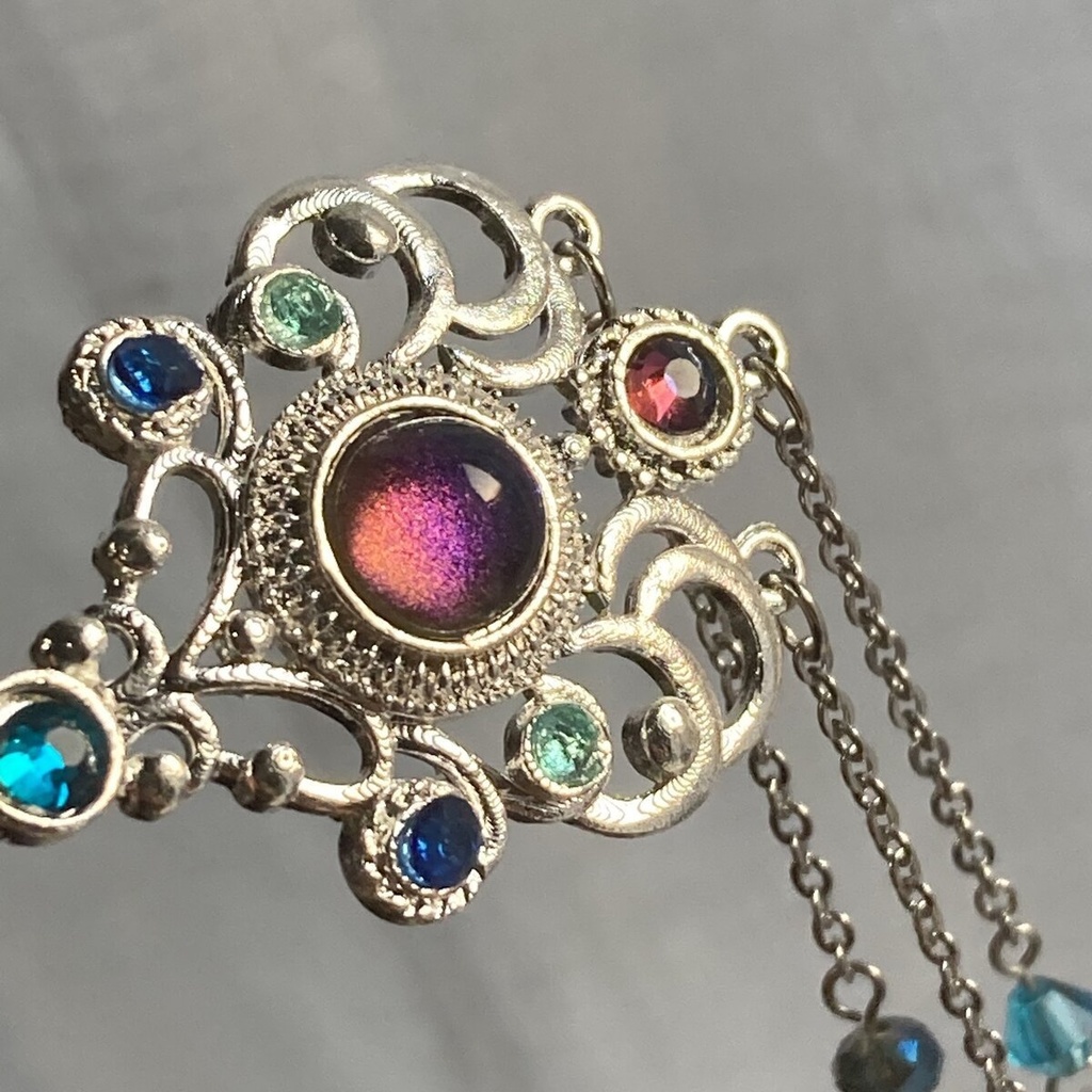 夜の魔術部 角度で色変化カボション しゃらりの垂れる三連 かんざし