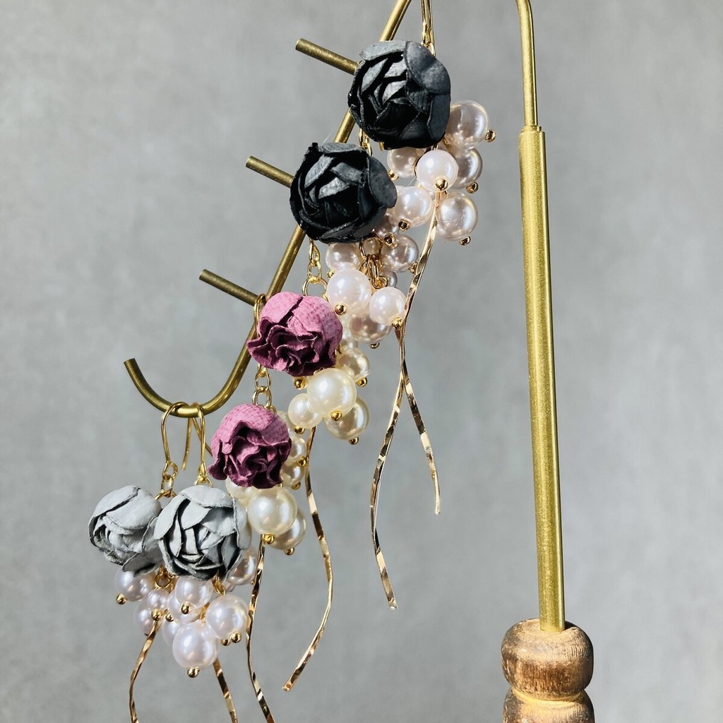 3色から選択　イロアソビ　ミニ薔薇とパールのピアス