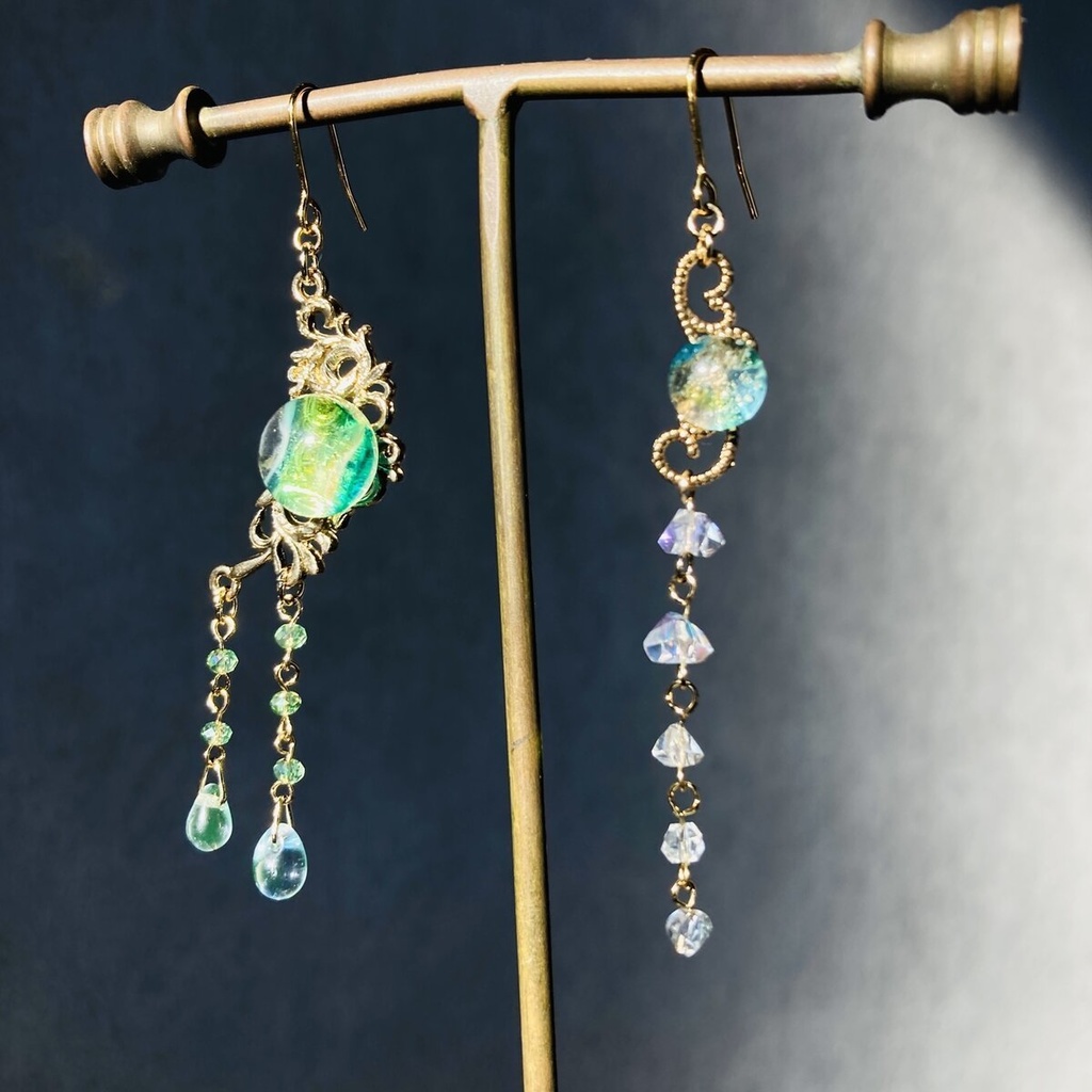現品のみ 手作りガラス 泡のグリーンガラス ピアス イヤリング