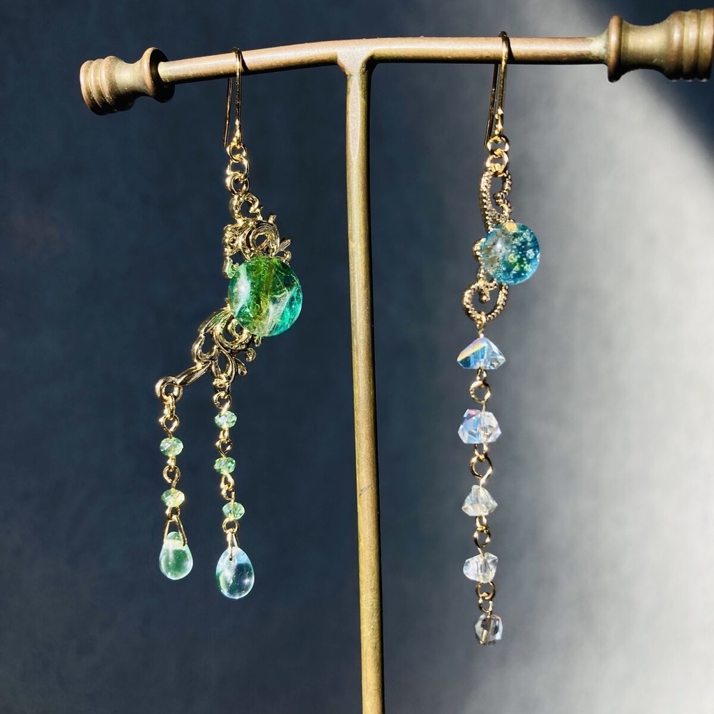 現品のみ 手作りガラス 泡のグリーンガラス ピアス イヤリング