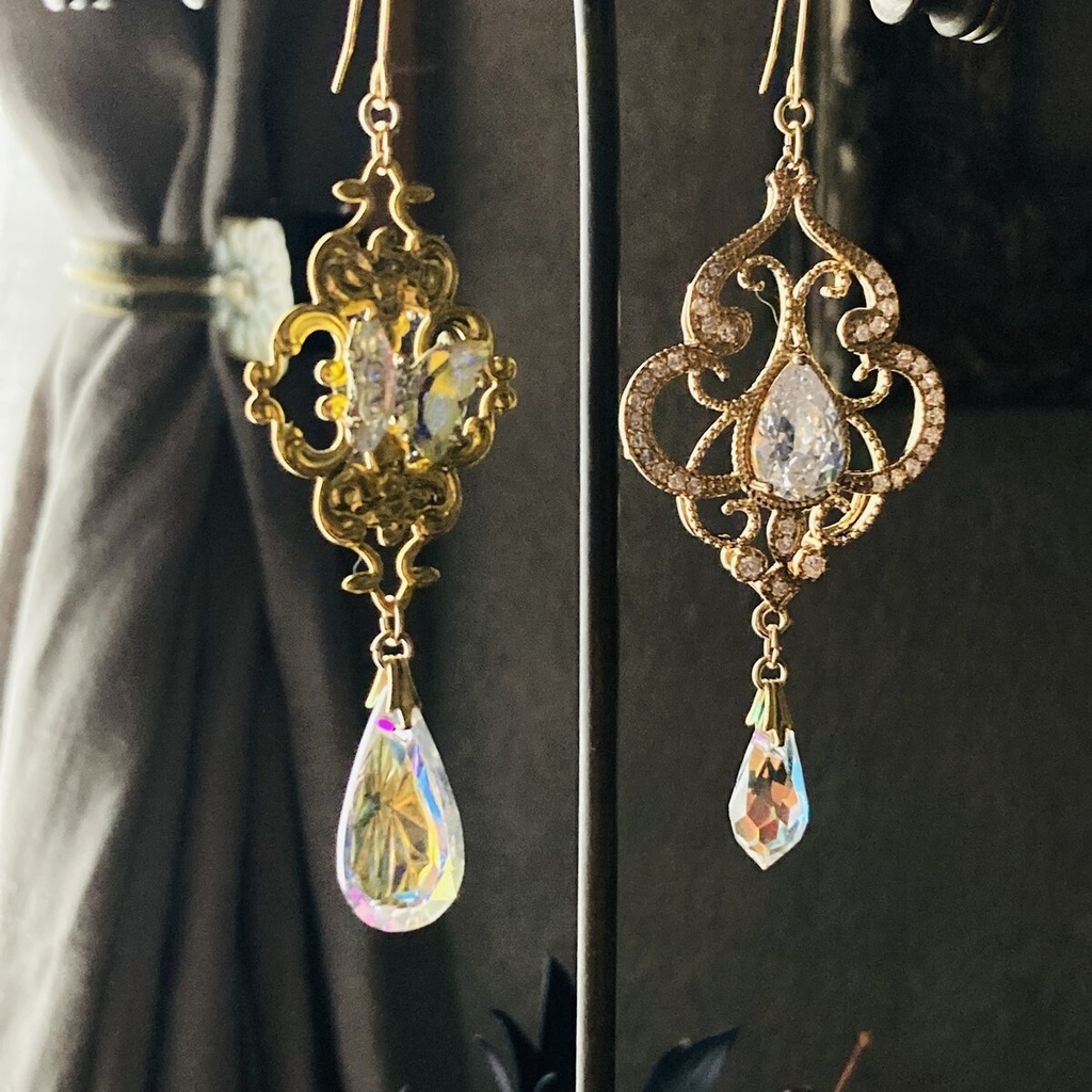 イロアソビ オーロラの蝶 クリスタルビジュー ピアス イヤリング