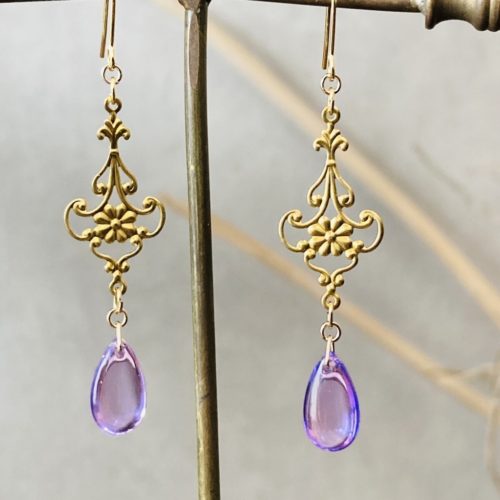 菫ドロップ 真鍮透かし ピアス イヤリング イロアソビ