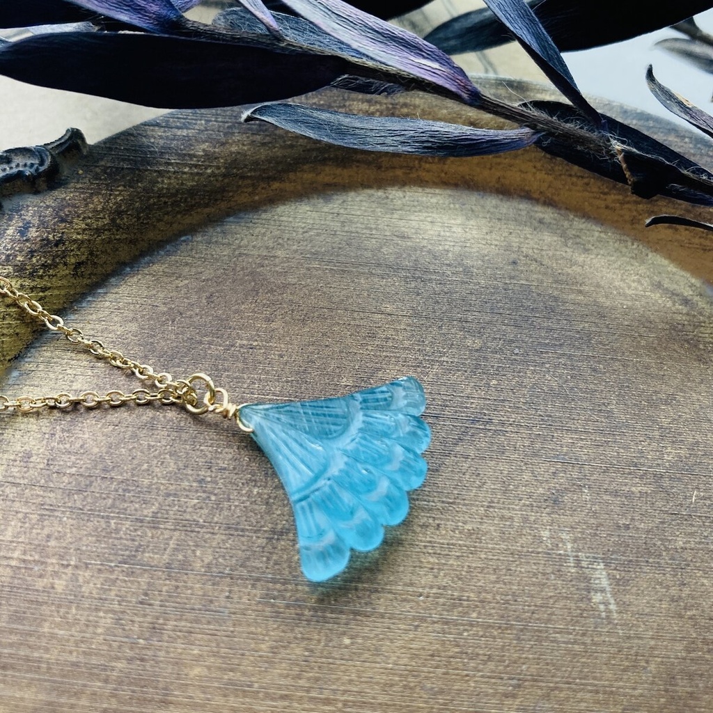 大粒 シーブルーカルセドニー カービング ネックレス 14kgf変更可能