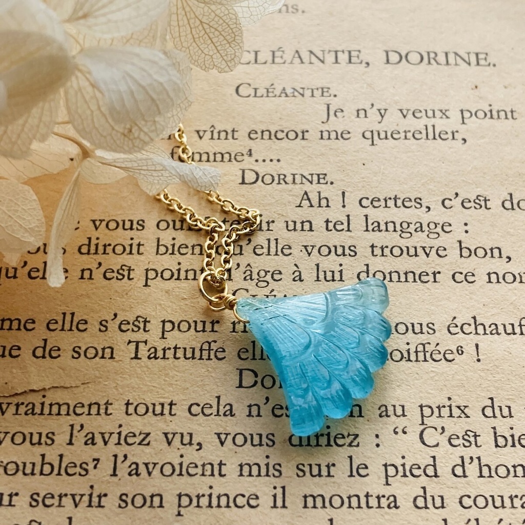 大粒 シーブルーカルセドニー カービング ネックレス 14kgf変更可能