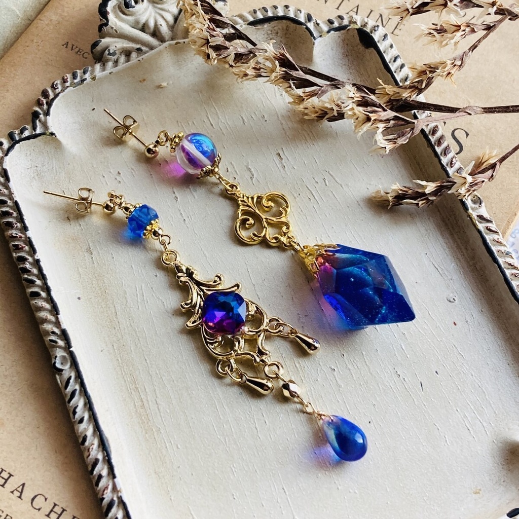 イロアソビ 幻想夕暮れ ブルーパープル鉱石 ピアス イヤリング 左右デザイン違いバージョン