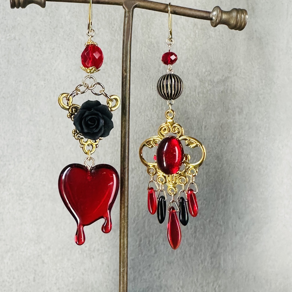 再販 夜の魔術部 赤の女王のピアス イヤリング