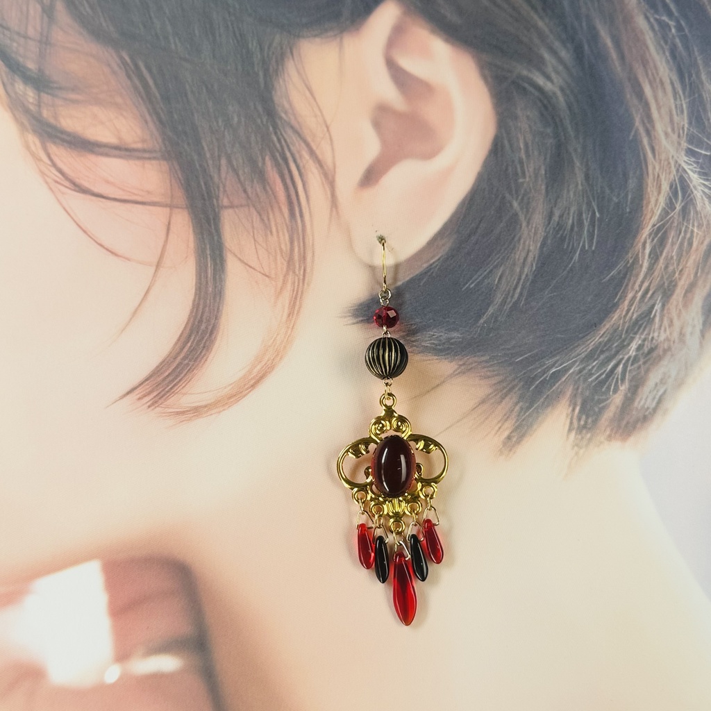 再販 夜の魔術部 赤の女王のピアス イヤリング