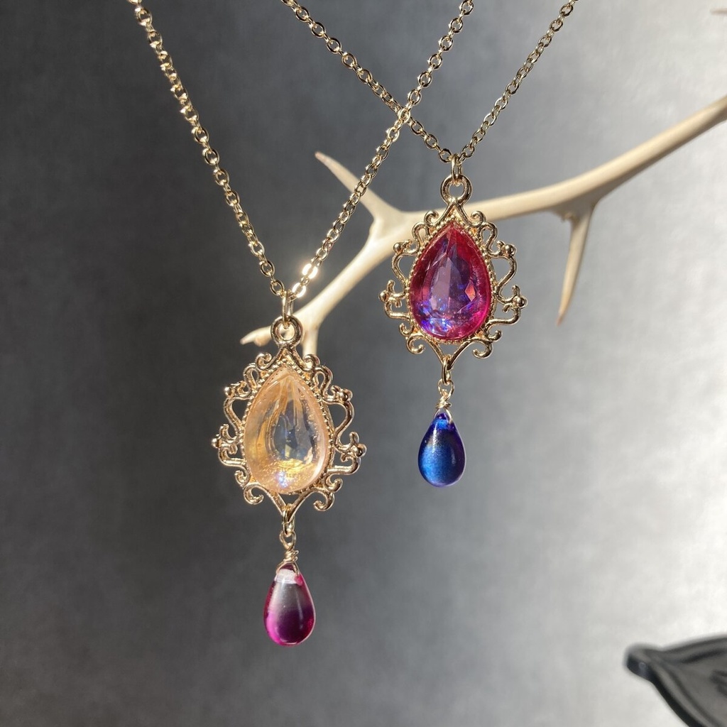 雫色変更可能 レアヴィンテージ フューシャピンクのドラゴンズブレス カットドロップ ネックレス