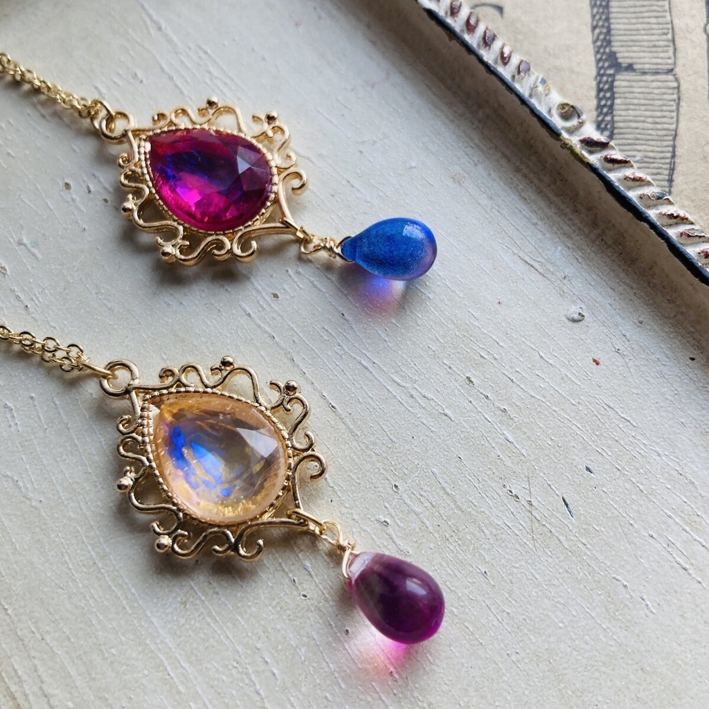 雫色変更可能 レアヴィンテージ ハニーイエローのドラゴンズブレス カットドロップ ネックレス