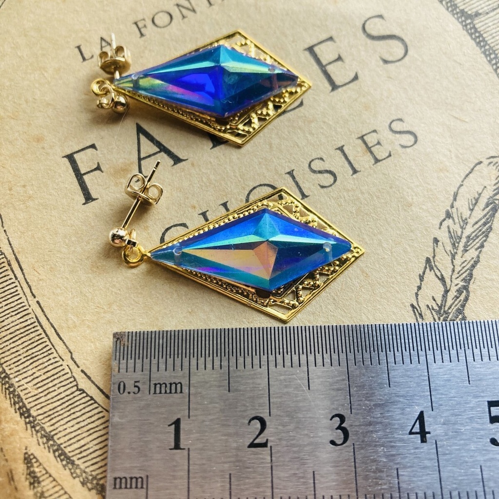 夜の魔術部 ガイア ブルーダイヤモンド型 ひし形 ピアス イヤリング