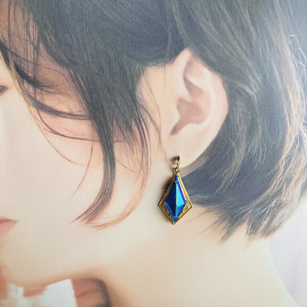 夜の魔術部 ガイア ブルーダイヤモンド型 ひし形 ピアス イヤリング