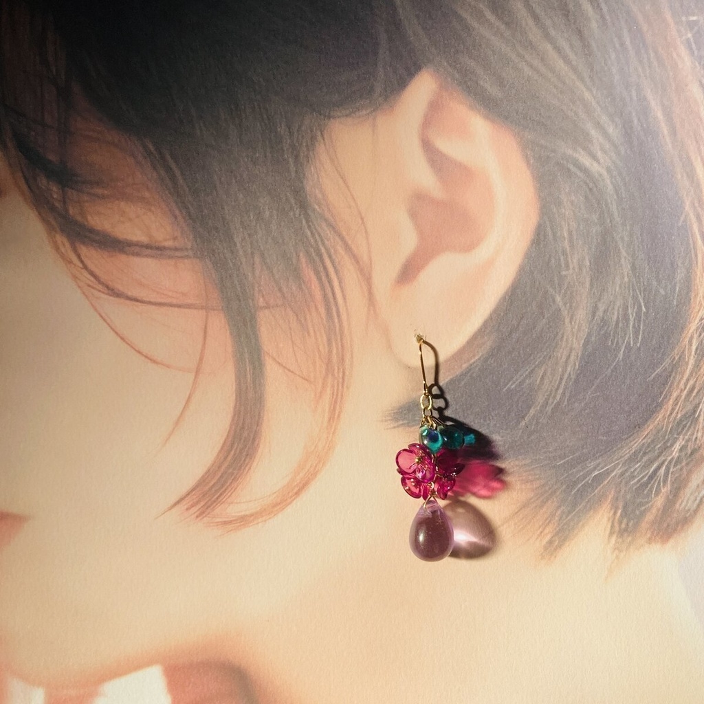 イロアソビ 大粒ガラス 紫ドロップ ピアス イヤリング