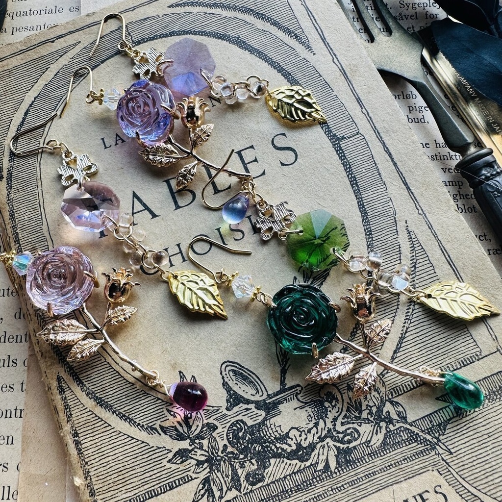 イロアソビ ピンク 薔薇のアシンメトリー ピアス イヤリング