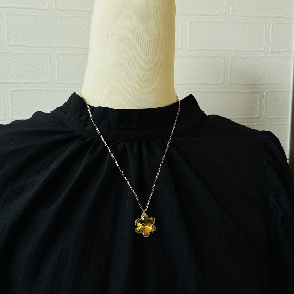 現品のみ レア 大粒 スワロフスキー クリスタル 雪の結晶 ブルーAB ネックレス