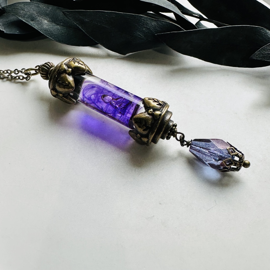 新色 夜の魔術部 紫の溶液 ネックレス