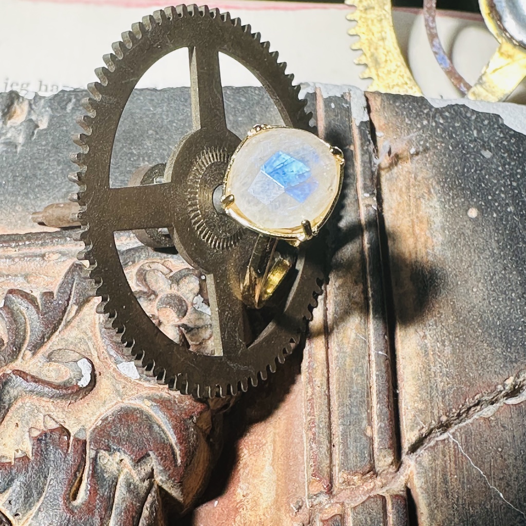 送料無料 動画確認あり 1センチ大粒 レインボームーンストーン 指輪 リング