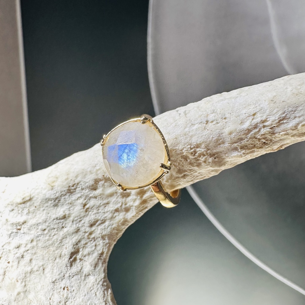 送料無料 動画確認あり 1センチ大粒 レインボームーンストーン 指輪 リング