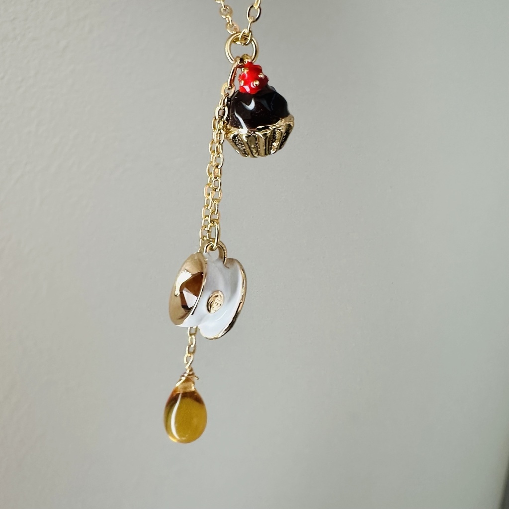 送料無料 とりあえず現品のみ 甘党の秋 チョコカップケーキと紅茶セット ネックレス