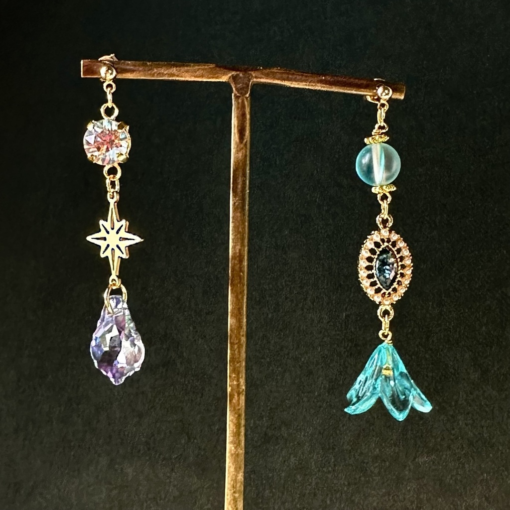 オーロラクリスタル アクアブルーの百合 ピアス イヤリング 夜の魔術部