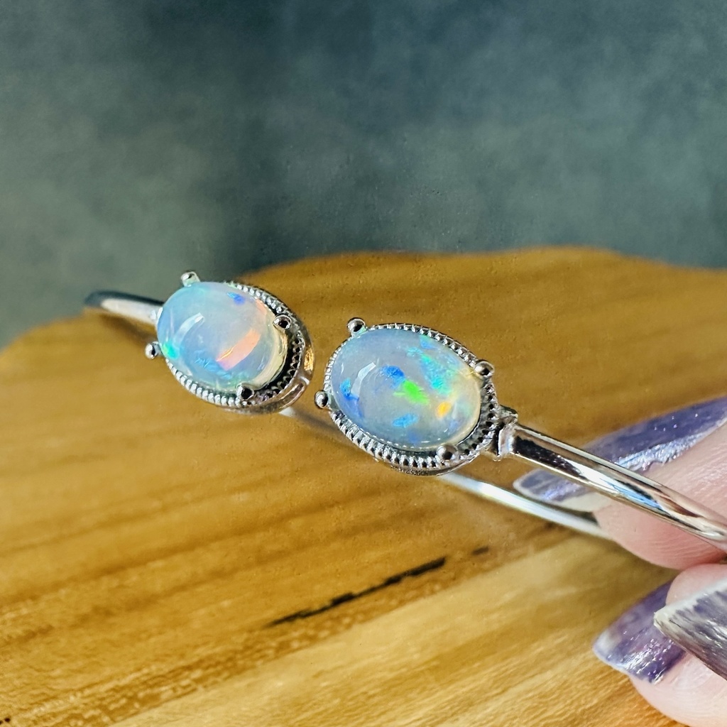 送料込み ラスト 再販なし たくさんの色が見える極上カラー オパール バングル ちょっと大きめ個体 ブレスレット シルバー925