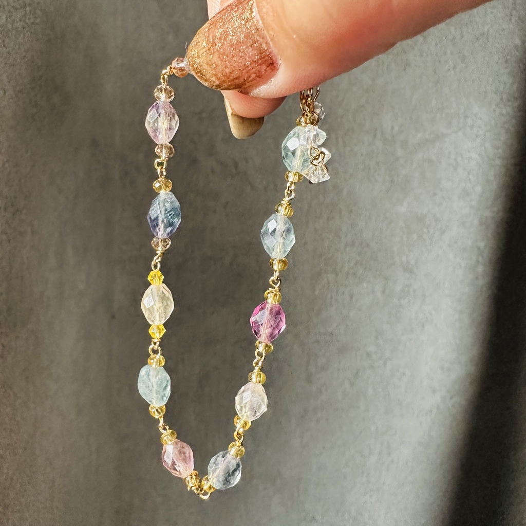 送料込み 片手でつけれる キャンディカラー フローライトブレスレット