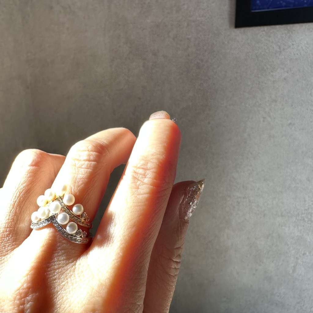 現品のみ V字 パール リング 指輪 フォーマル ゴールドはDMで