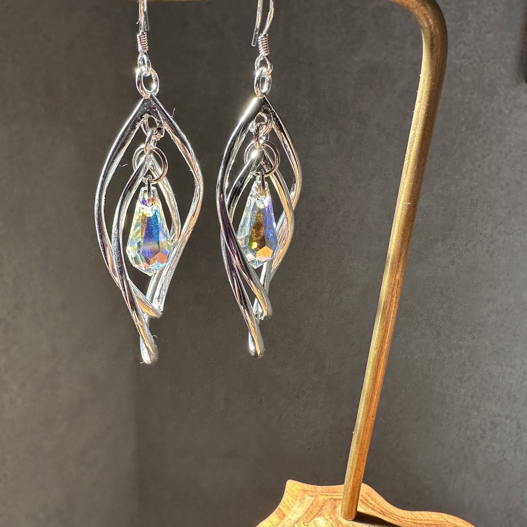 送料無料 夜の魔術部 ダブルフープ オーロラ スワロフスキークリスタル ピアス イヤリング