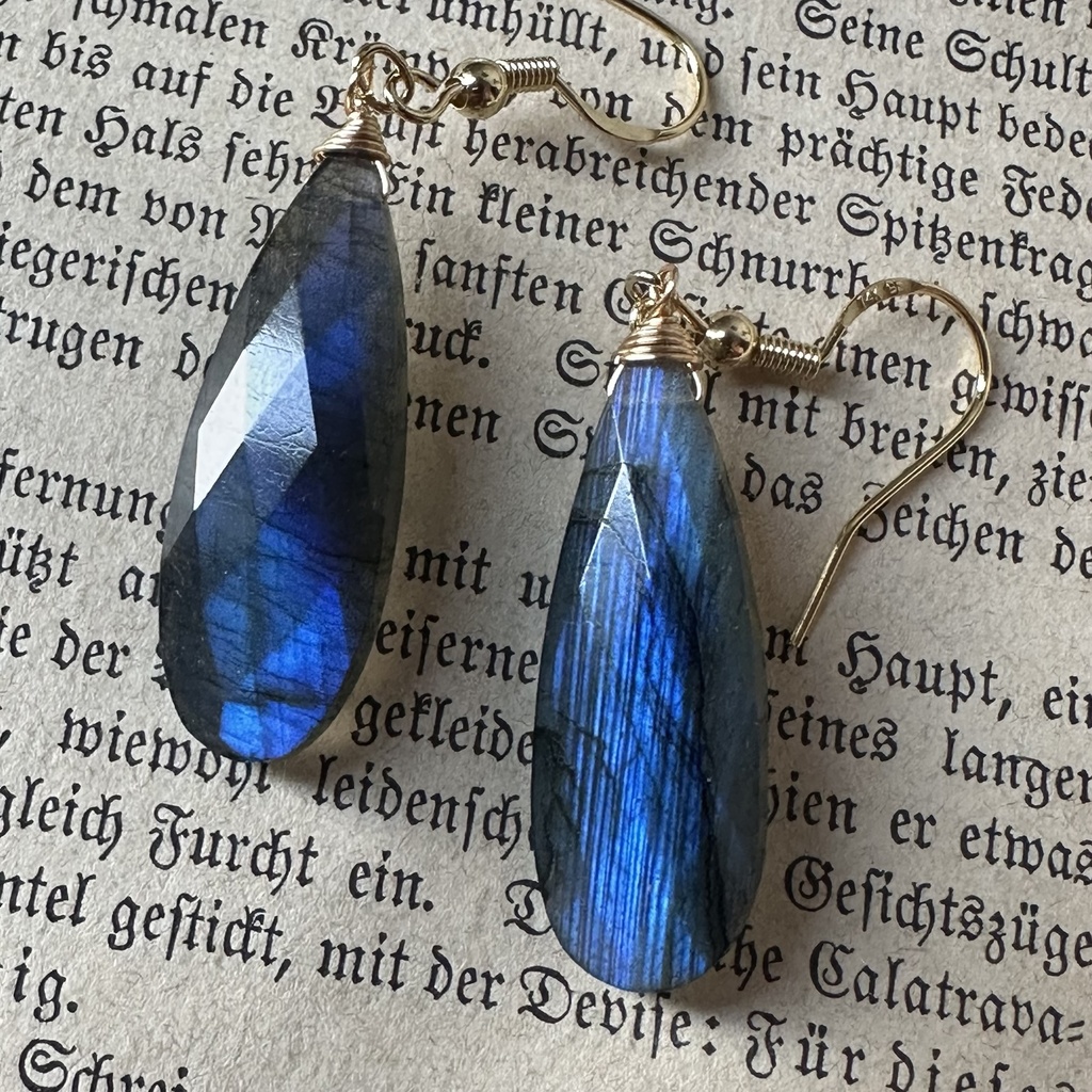 送料込み 夜の魔術部 超大粒 3.5cm ラブラドライト ピアス 14kgf