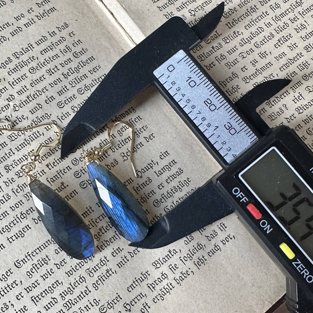 送料込み 夜の魔術部 超大粒 3.5cm ラブラドライト ピアス 14kgf