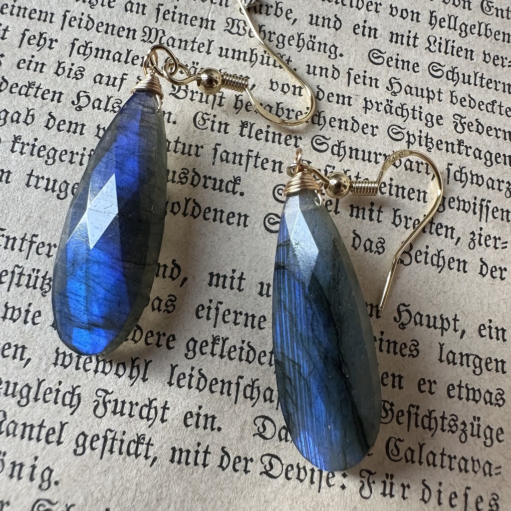 送料込み 夜の魔術部 超大粒 3.5cm ラブラドライト ピアス 14kgf