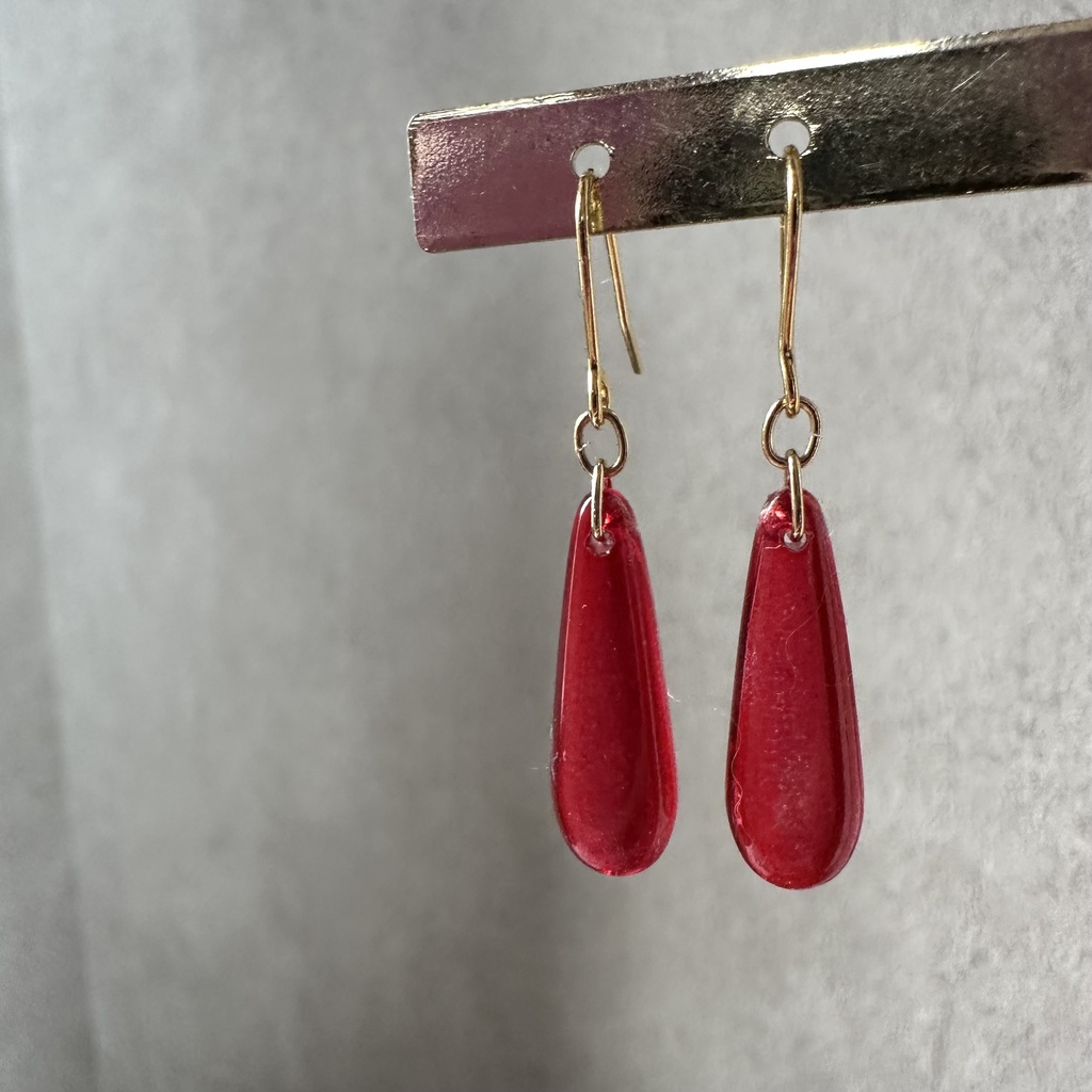 送料込み ナウシカ ピアス アクリル ドロップ イヤリング
