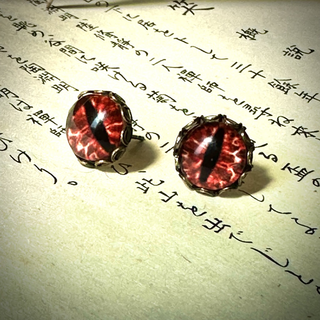 鬼 赤い目 無惨 ピアス 1cmバージョン