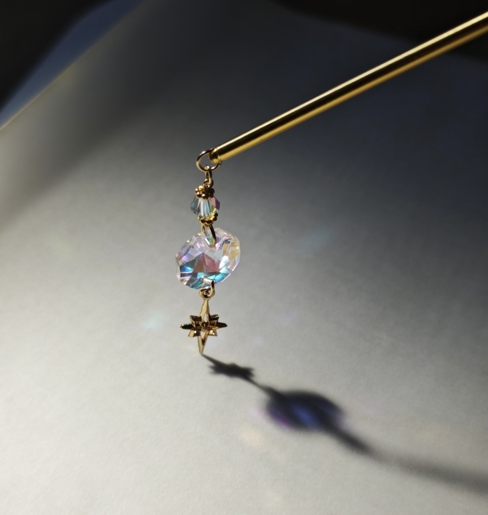 送料込み *イロアソビ* オーロラガラス 星 かんざし