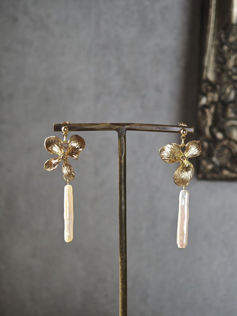 送料無料 スティックパール ゴールド 花 ピアス イヤリング 真珠