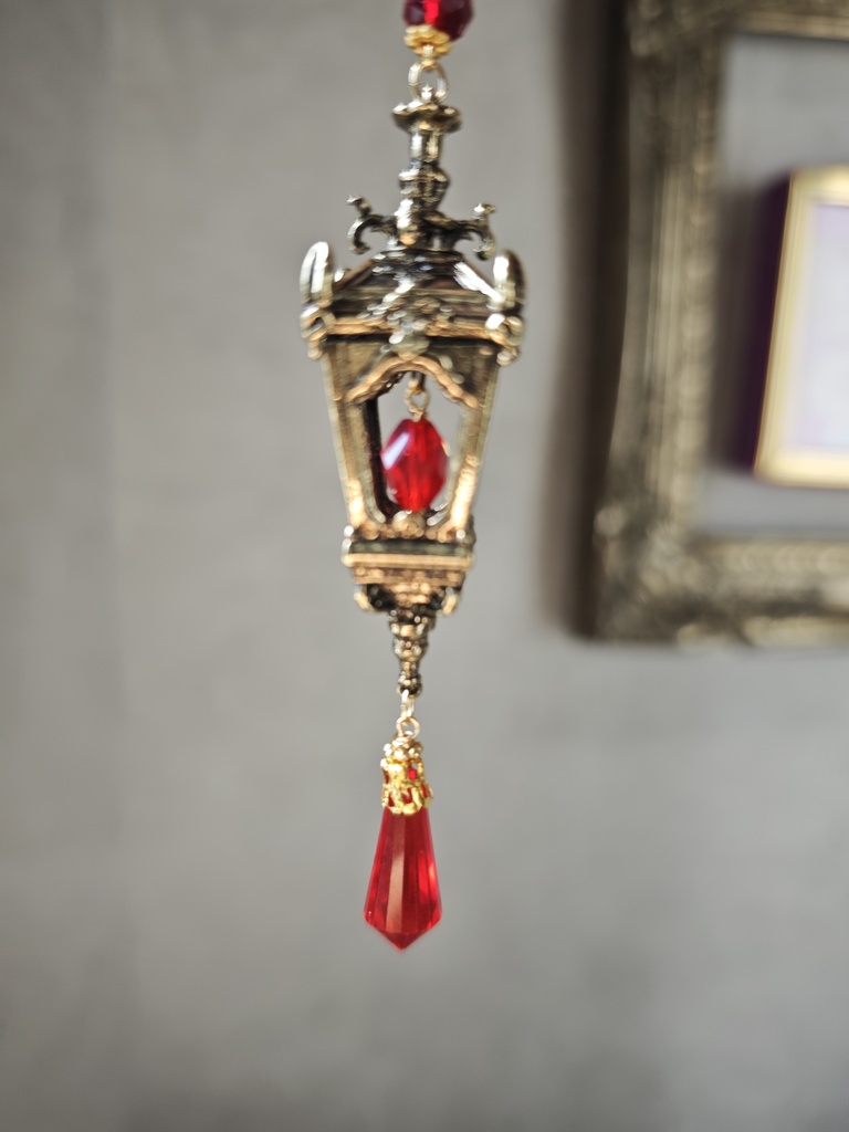 送料無料 夜の魔術部 赤い炎 ランタン ネックレス